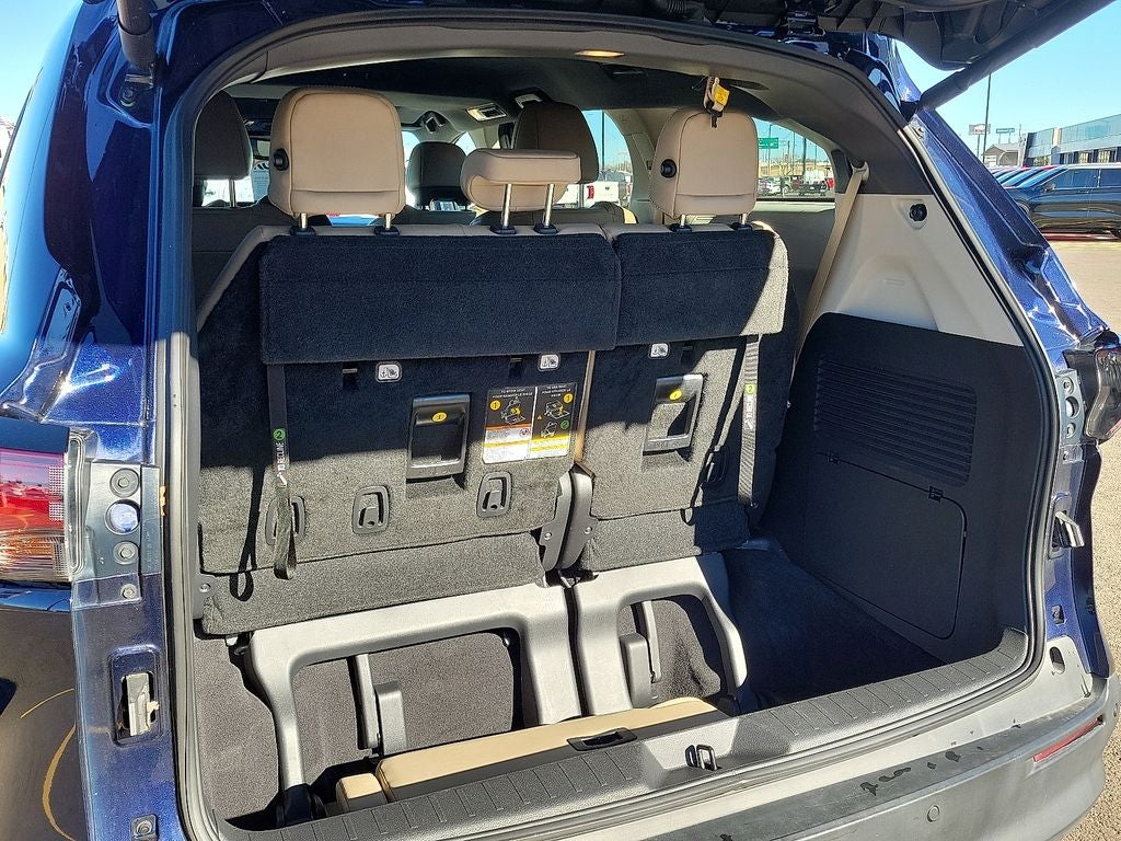 2022 Toyota Sienna XLE 7 Passenger