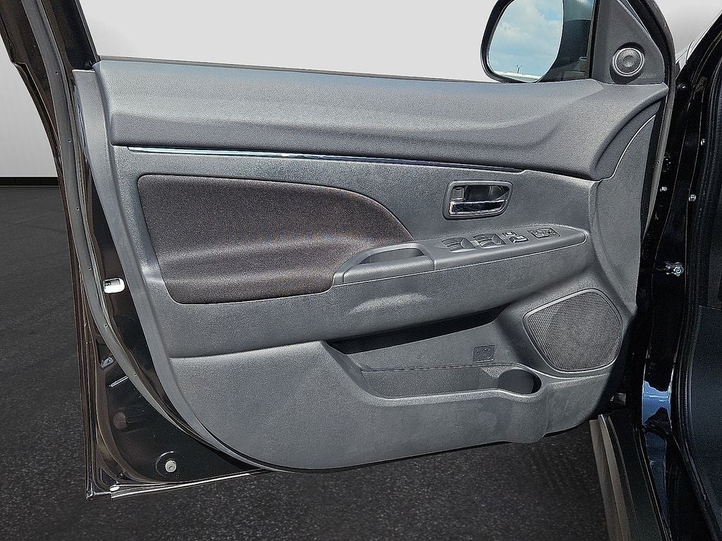 2027 Mitsubishi Outlander Sport S