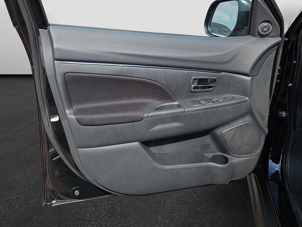 2027 Mitsubishi Outlander Sport S