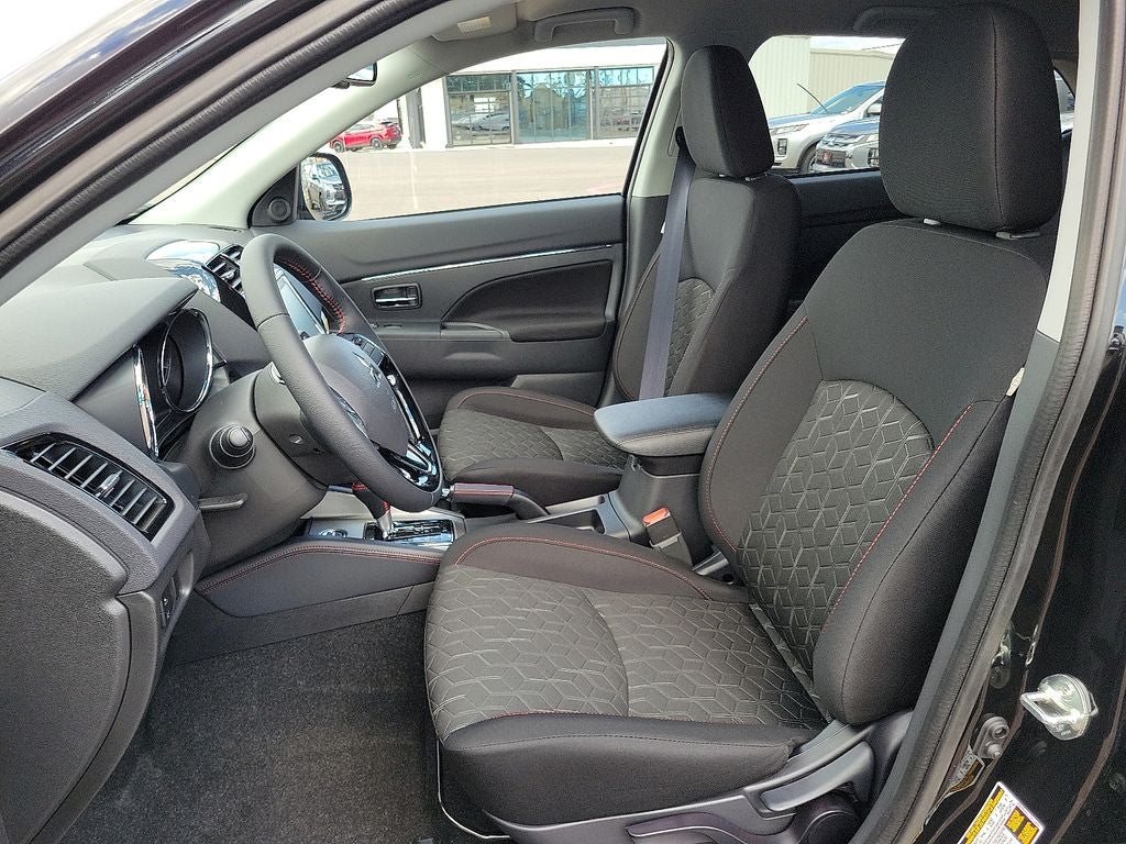 2025 Mitsubishi Outlander Sport 2.0 LE