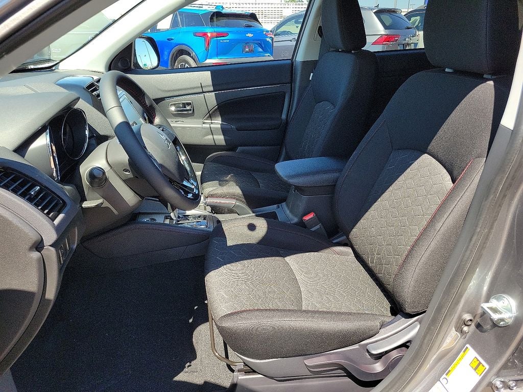 2025 Mitsubishi Outlander Sport 2.0 LE