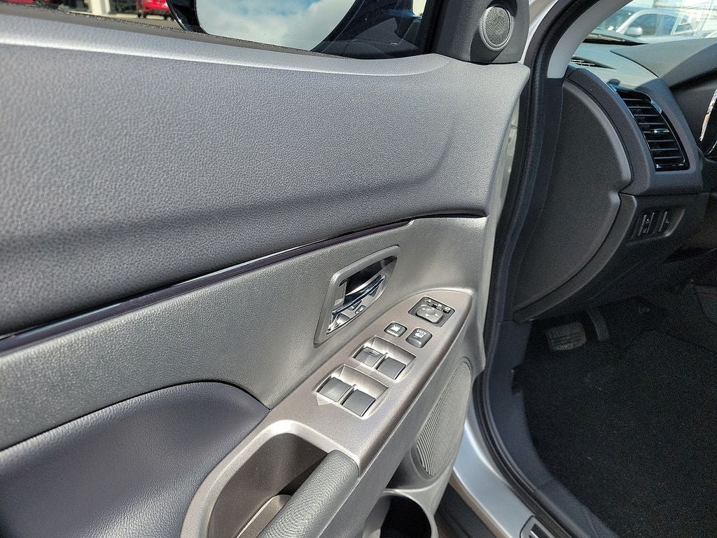 2025 Mitsubishi Outlander Sport 2.0 SE