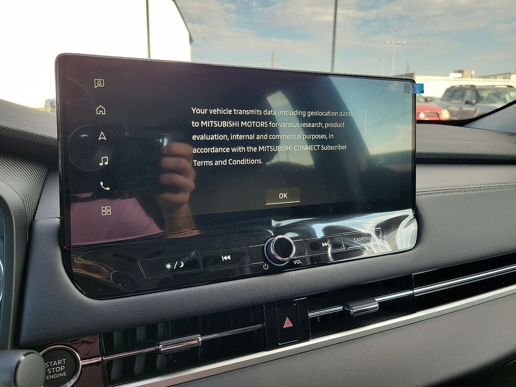 2025 Mitsubishi Outlander ES