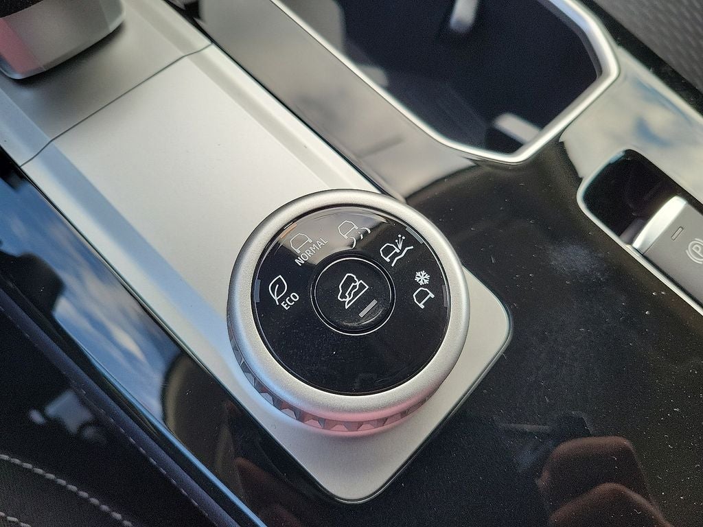 2025 Mitsubishi Outlander ES