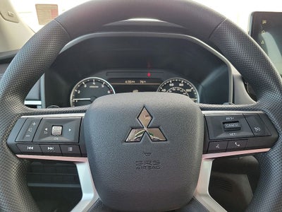 2025 Mitsubishi Outlander ES
