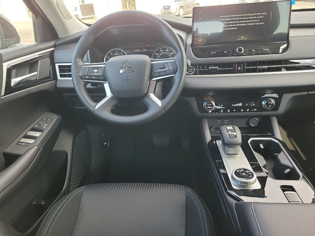 2025 Mitsubishi Outlander ES