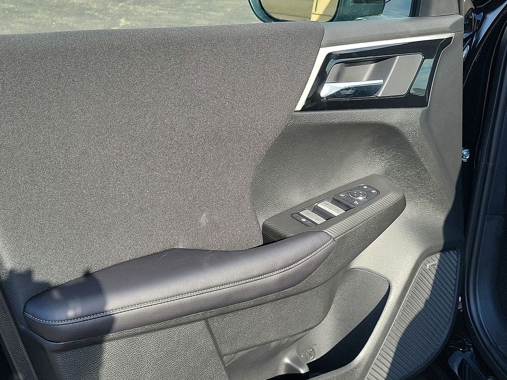 2025 Mitsubishi Outlander ES