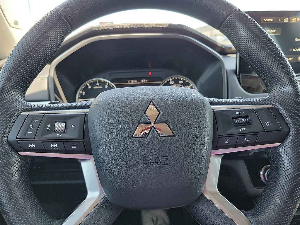 2025 Mitsubishi Outlander ES