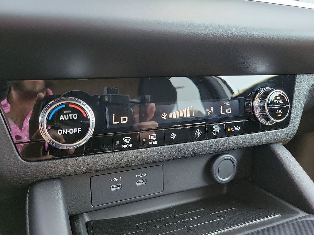 2025 Mitsubishi Outlander ES