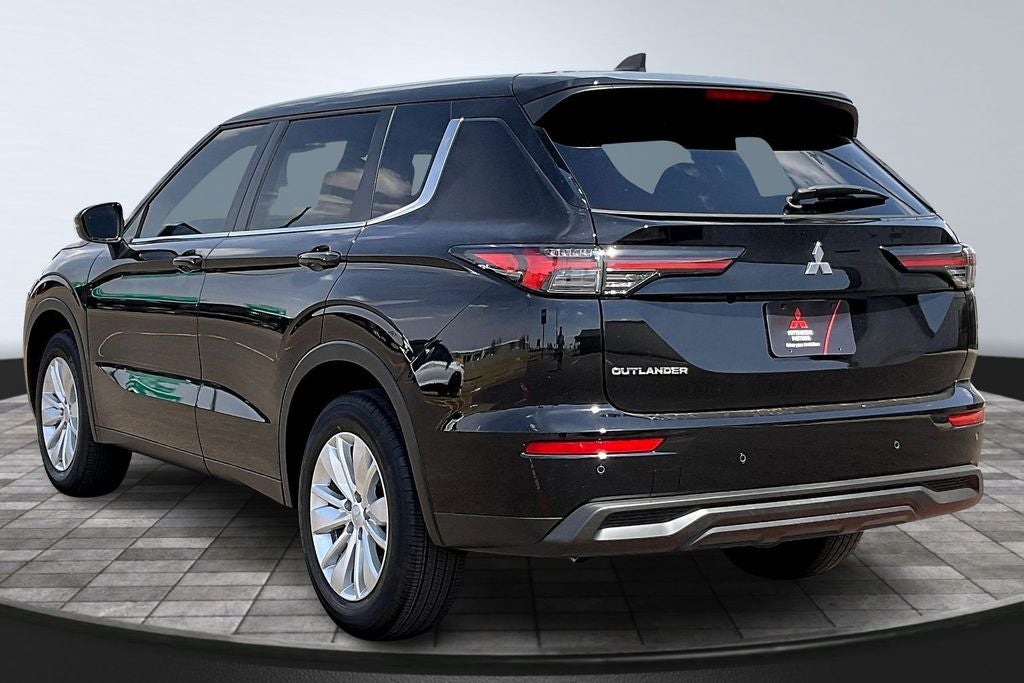 2026 Mitsubishi Outlander ES