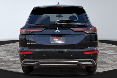 2026 Mitsubishi Outlander ES