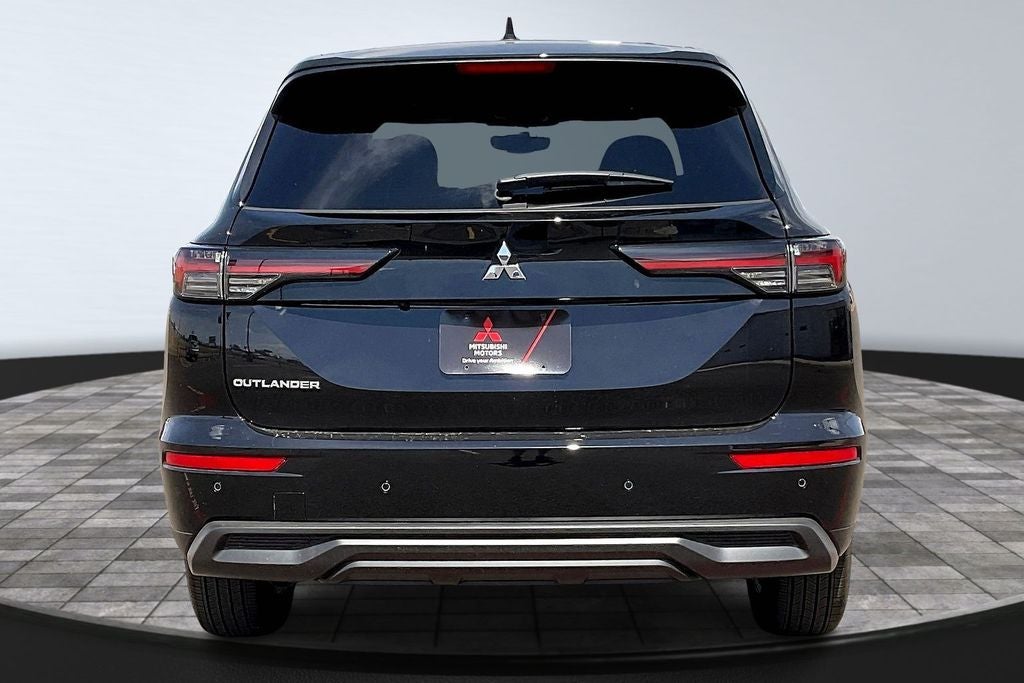 2026 Mitsubishi Outlander ES