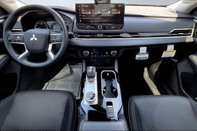 2026 Mitsubishi Outlander ES