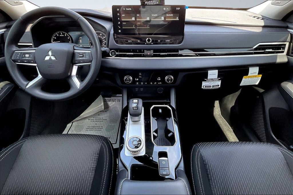 2026 Mitsubishi Outlander ES