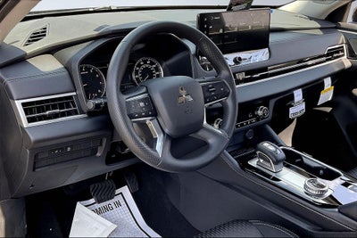 2026 Mitsubishi Outlander ES