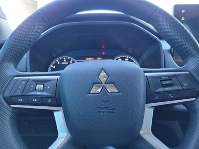 2026 Mitsubishi Outlander ES