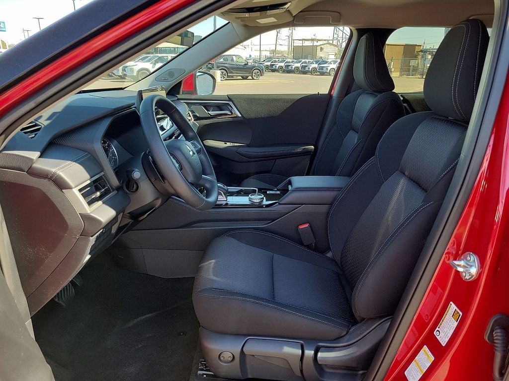 2026 Mitsubishi Outlander ES