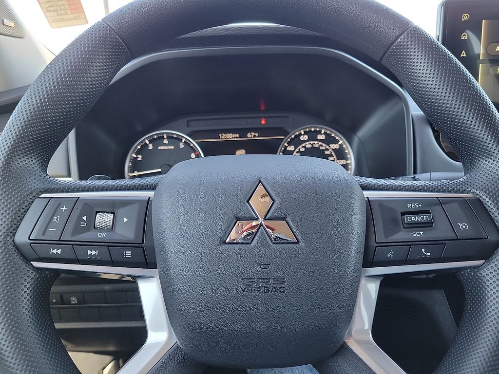 2026 Mitsubishi Outlander ES
