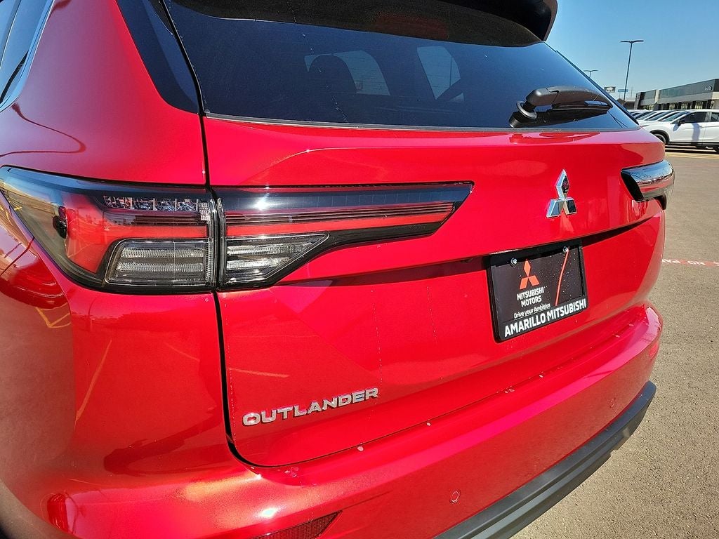 2026 Mitsubishi Outlander ES