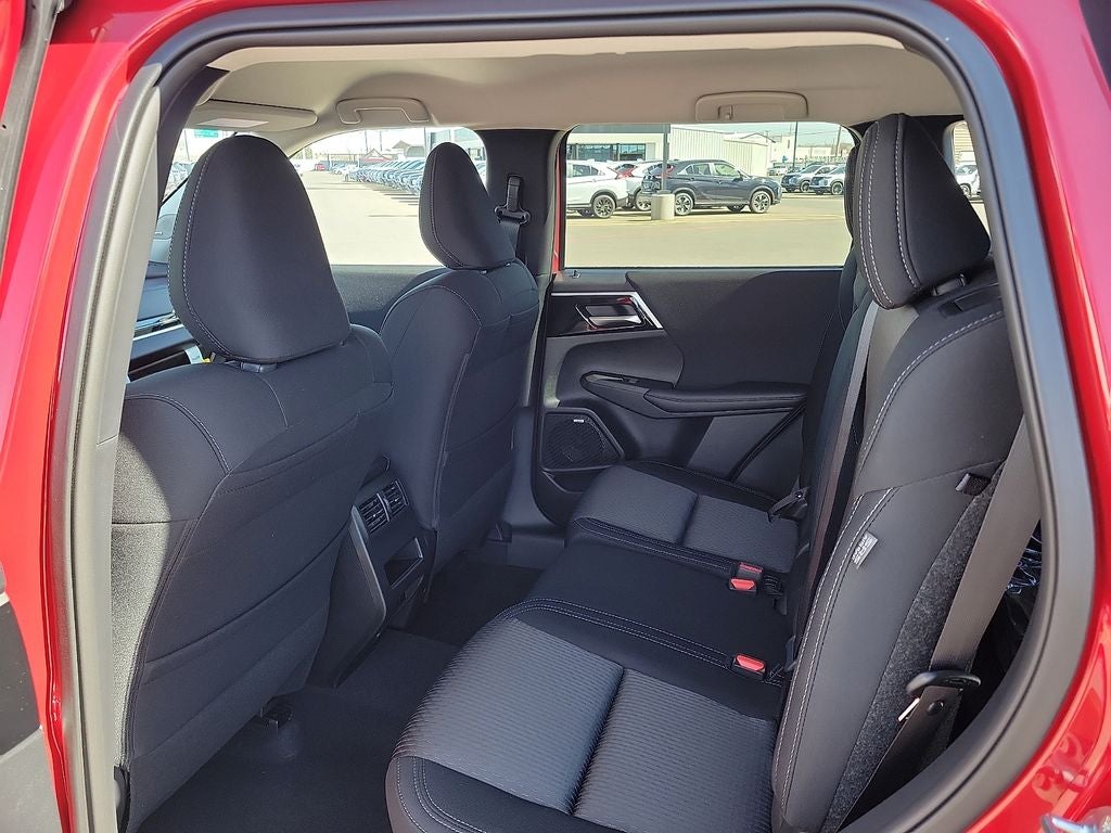 2026 Mitsubishi Outlander ES