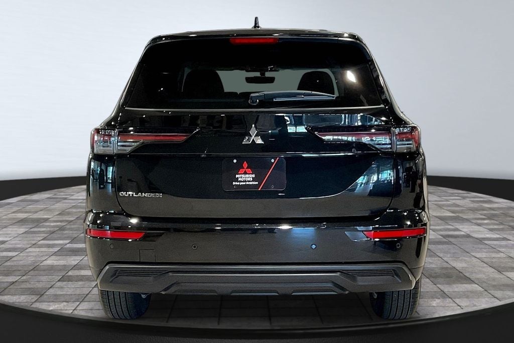 2026 Mitsubishi Outlander ES