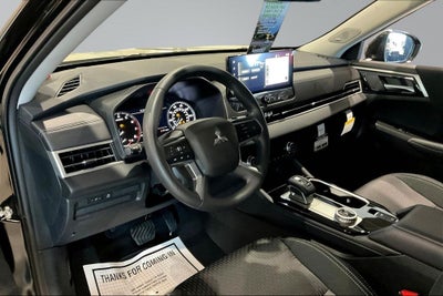 2026 Mitsubishi Outlander ES