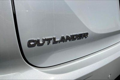 2026 Mitsubishi Outlander ES