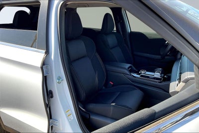 2026 Mitsubishi Outlander ES