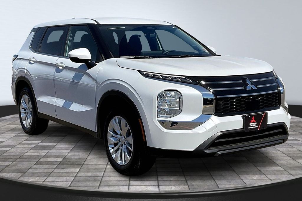 2026 Mitsubishi Outlander ES