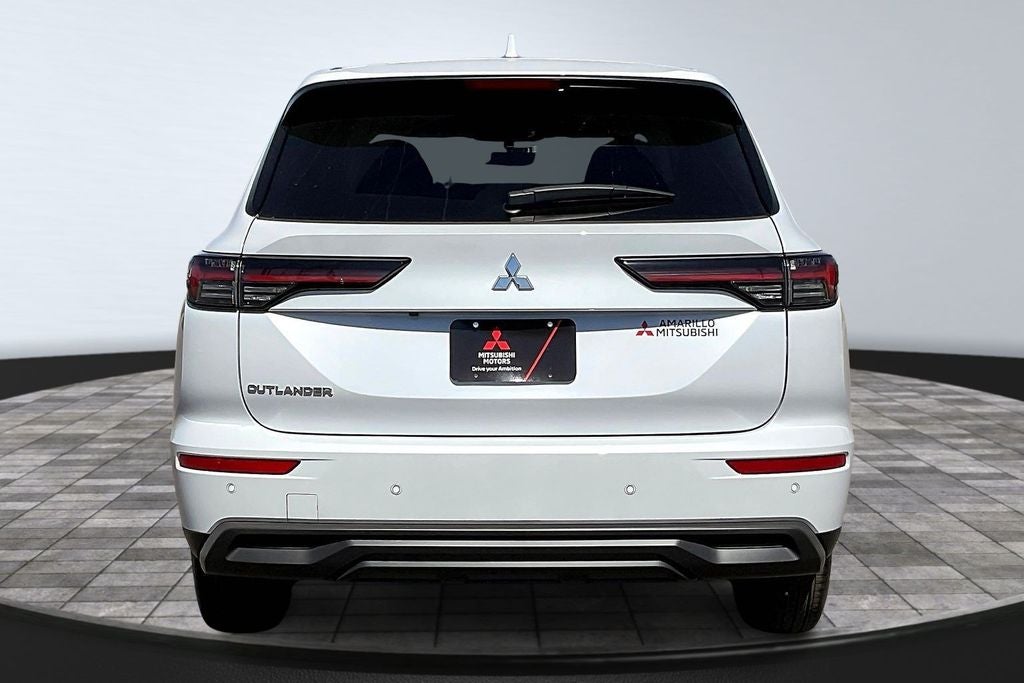 2026 Mitsubishi Outlander ES