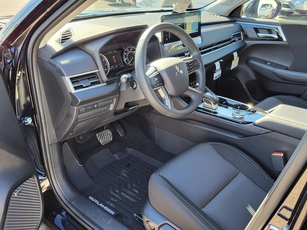 2026 Mitsubishi Outlander ES