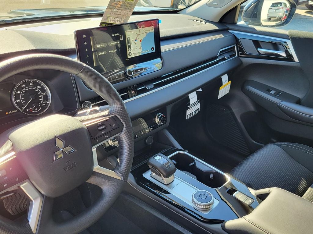 2026 Mitsubishi Outlander ES