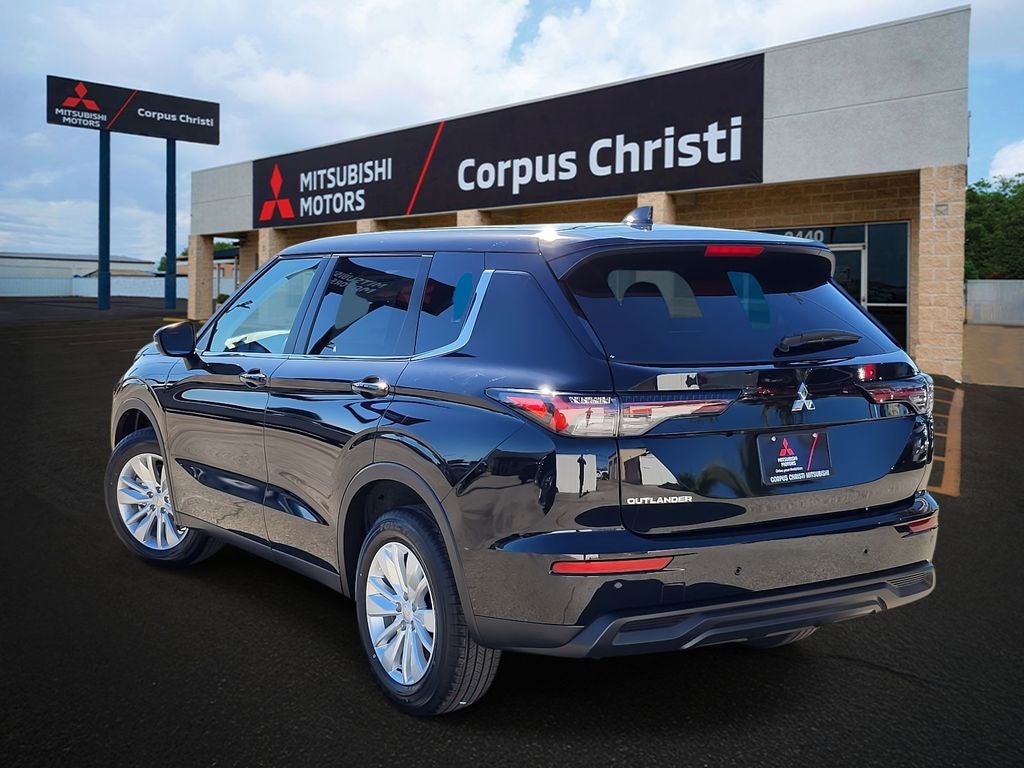 2026 Mitsubishi Outlander ES