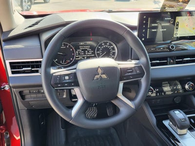 2026 Mitsubishi Outlander ES