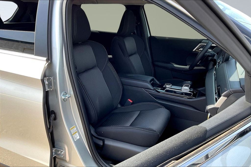 2026 Mitsubishi Outlander ES