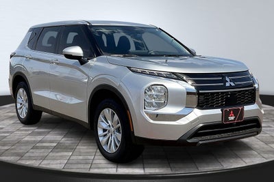 2026 Mitsubishi Outlander ES