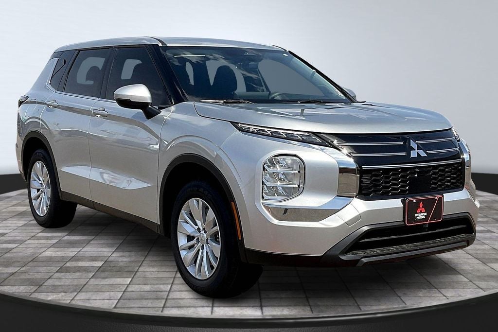 2026 Mitsubishi Outlander ES