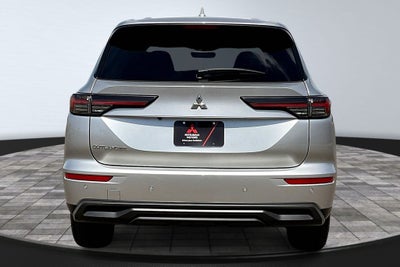 2026 Mitsubishi Outlander ES