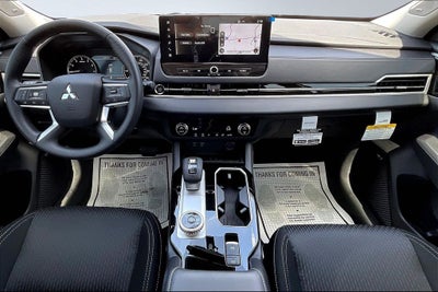 2026 Mitsubishi Outlander ES