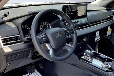 2026 Mitsubishi Outlander ES