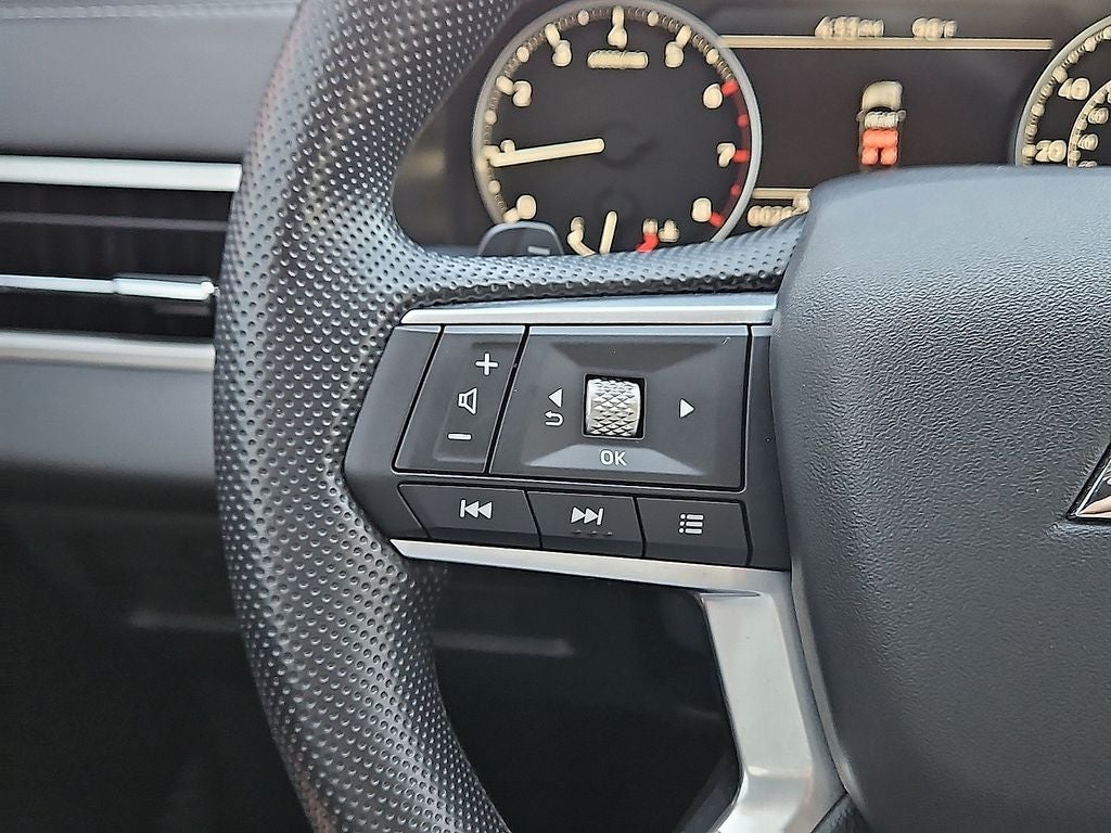 2026 Mitsubishi Outlander ES