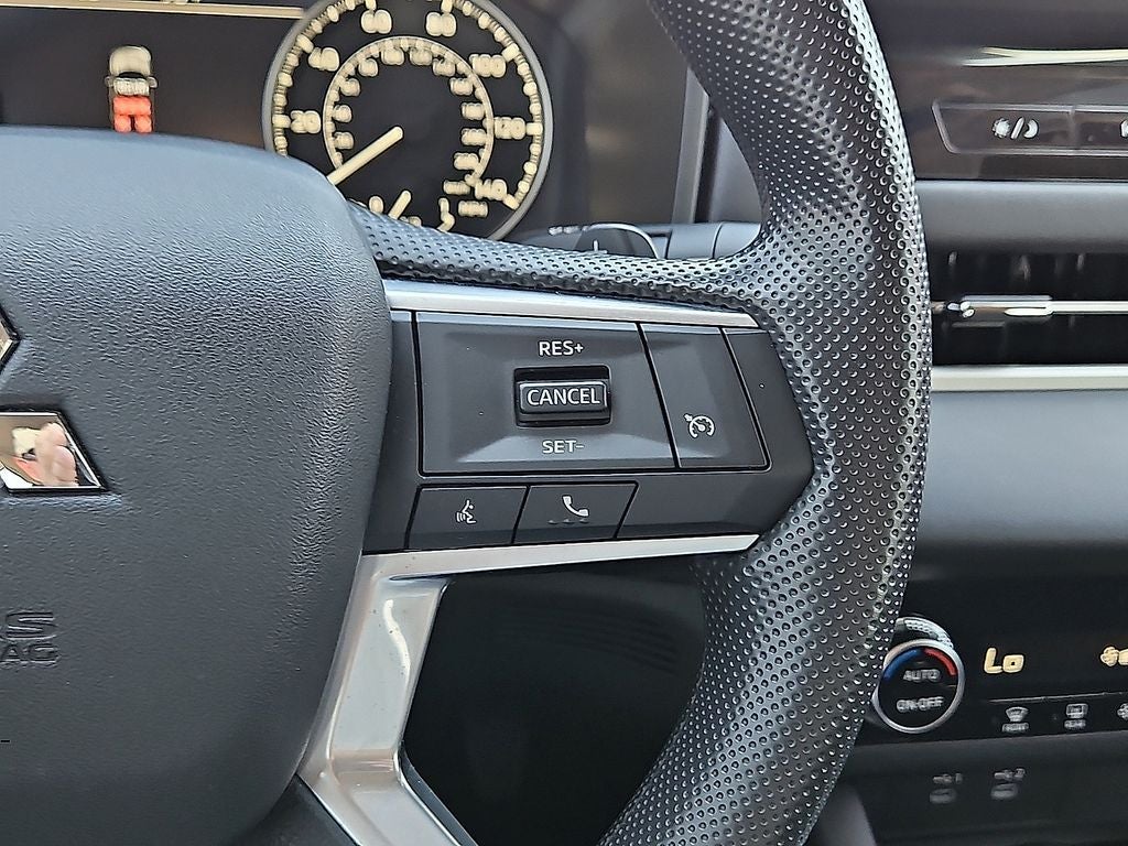 2026 Mitsubishi Outlander ES