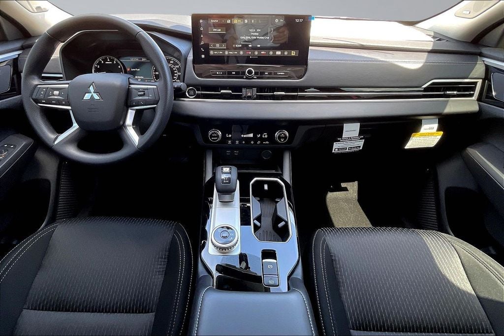 2026 Mitsubishi Outlander ES