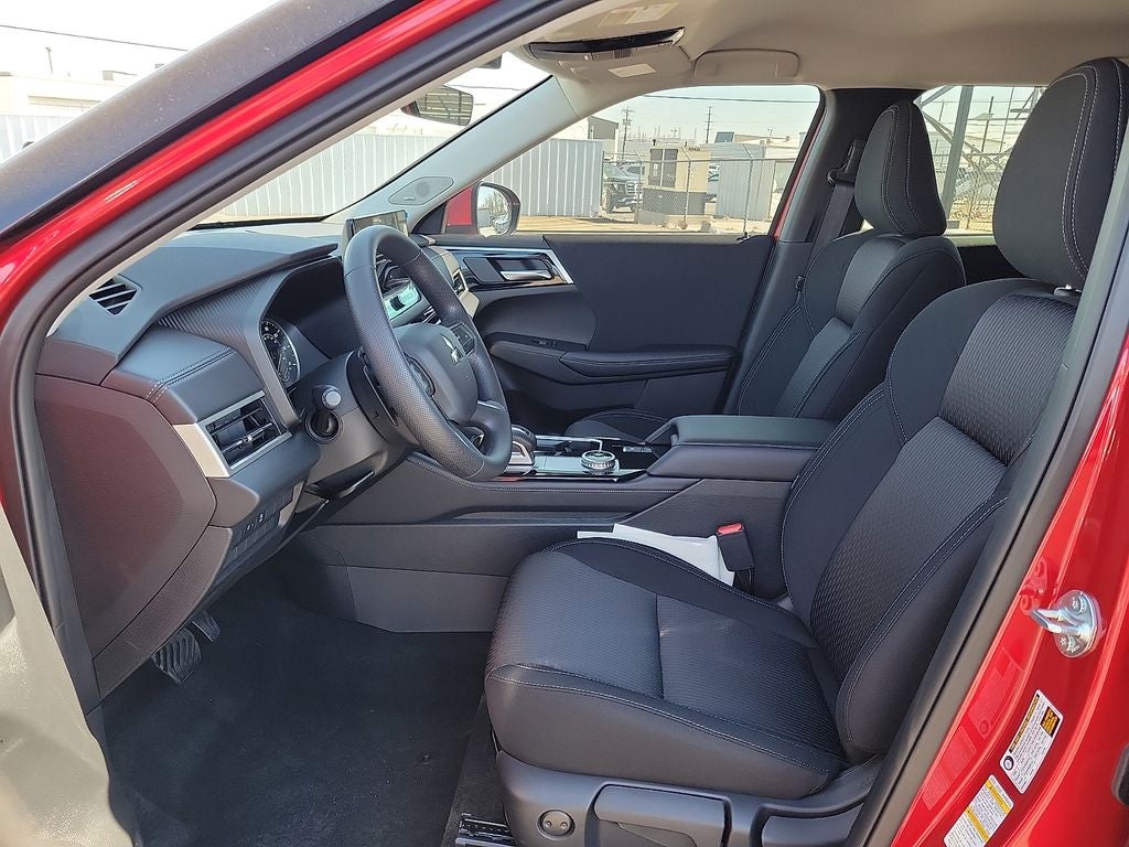 2026 Mitsubishi Outlander ES