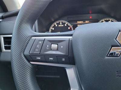 2026 Mitsubishi Outlander ES