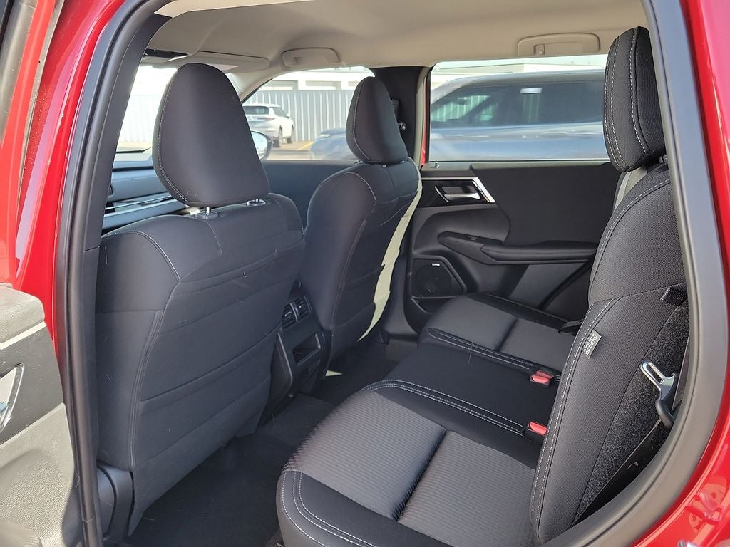 2026 Mitsubishi Outlander ES