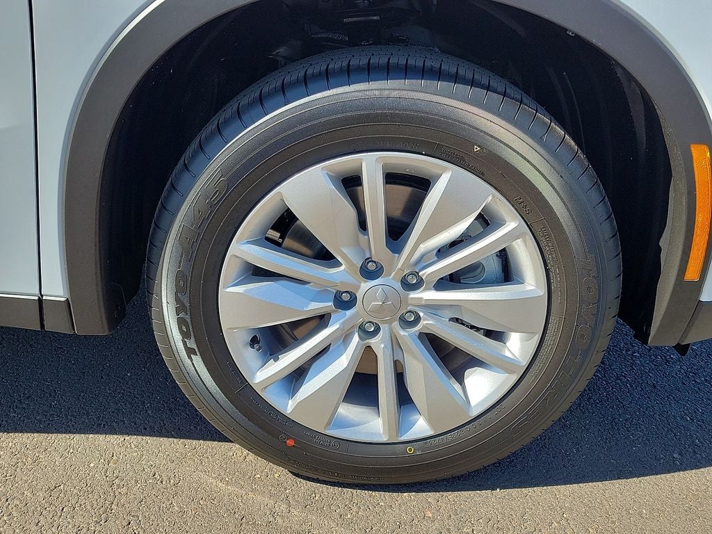 2026 Mitsubishi Outlander ES