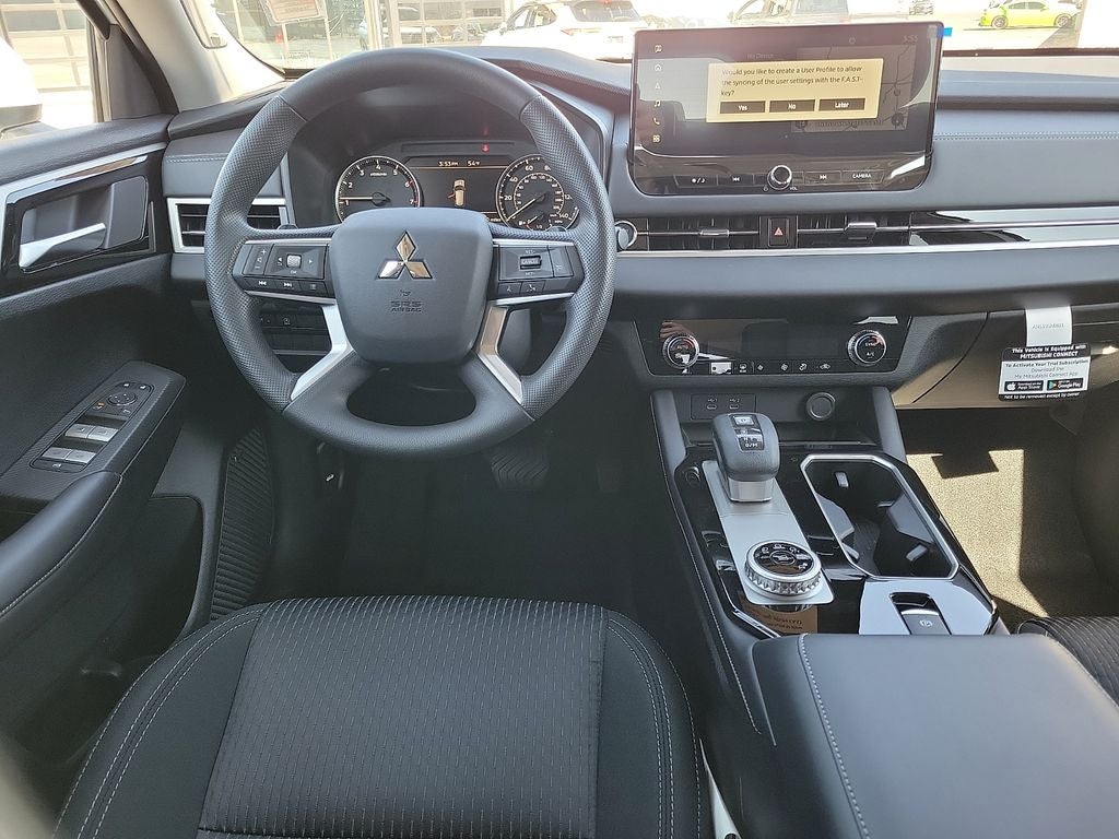 2026 Mitsubishi Outlander ES