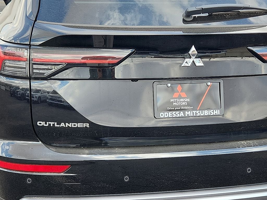 2025 Mitsubishi Outlander SE