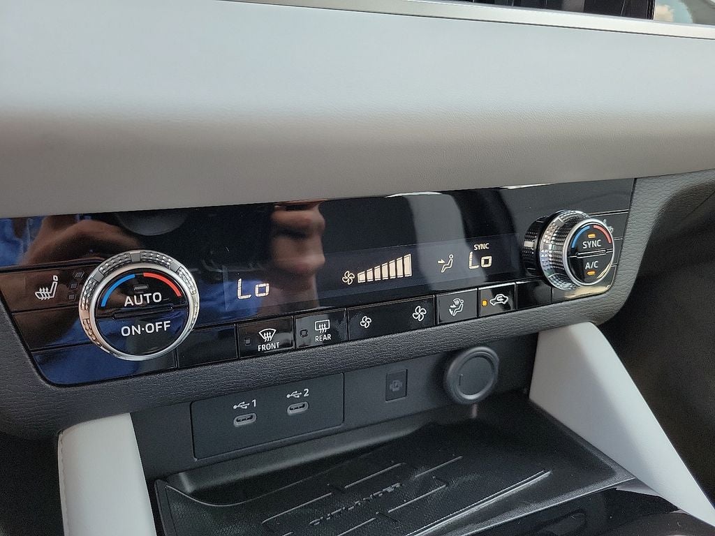 2025 Mitsubishi Outlander SE